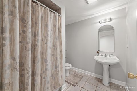 Tiny photo for 402 Meadow Ridge Lane, Prospect Heights, IL 60070 (MLS # 12629622)