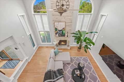 Tiny photo for 402 Meadow Ridge Lane, Prospect Heights, IL 60070 (MLS # 12629622)