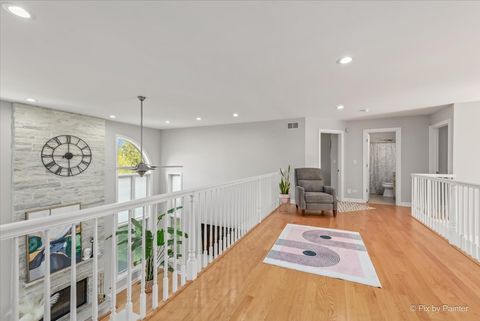 Tiny photo for 402 Meadow Ridge Lane, Prospect Heights, IL 60070 (MLS # 12629622)