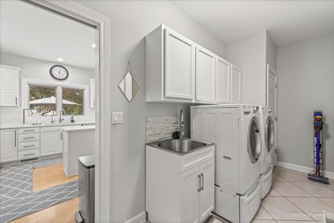 Tiny photo for 402 Meadow Ridge Lane, Prospect Heights, IL 60070 (MLS # 12629622)