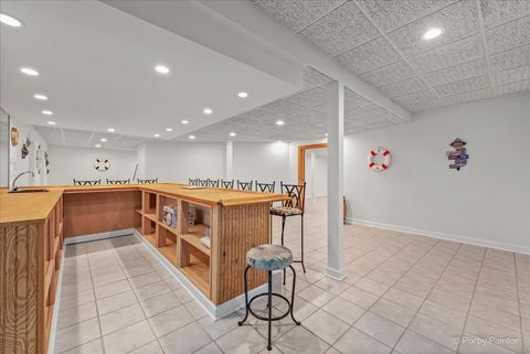 Tiny photo for 402 Meadow Ridge Lane, Prospect Heights, IL 60070 (MLS # 12629622)