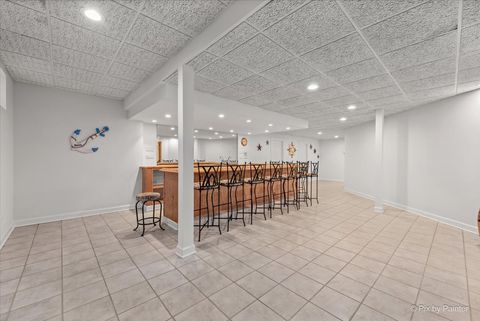 Tiny photo for 402 Meadow Ridge Lane, Prospect Heights, IL 60070 (MLS # 12629622)