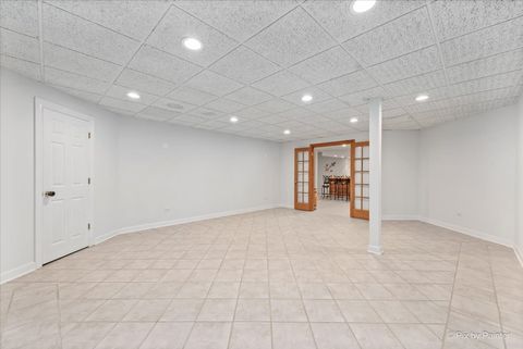 Tiny photo for 402 Meadow Ridge Lane, Prospect Heights, IL 60070 (MLS # 12629622)