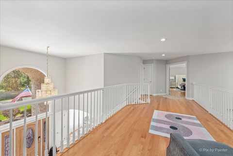 Tiny photo for 402 Meadow Ridge Lane, Prospect Heights, IL 60070 (MLS # 12629622)