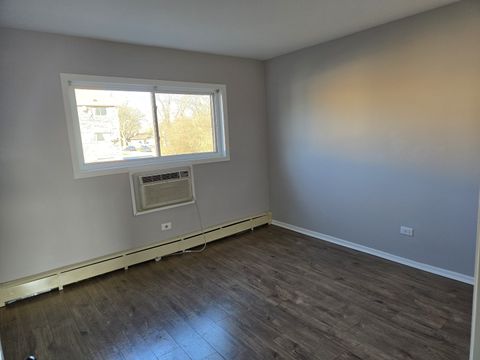 Tiny photo for 6914 W Crandall Avenue #2M, Worth, IL 60482 (MLS # 12542775)