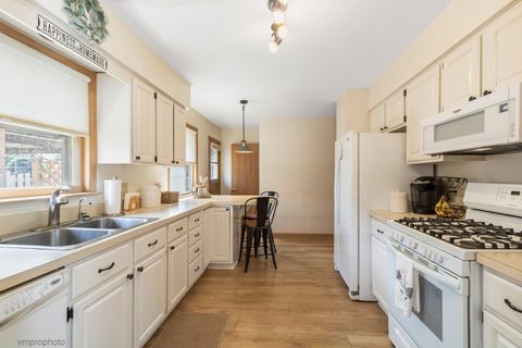 Tiny photo for 330 S Oak Street, Palatine, IL 60067 (MLS # 12599084)