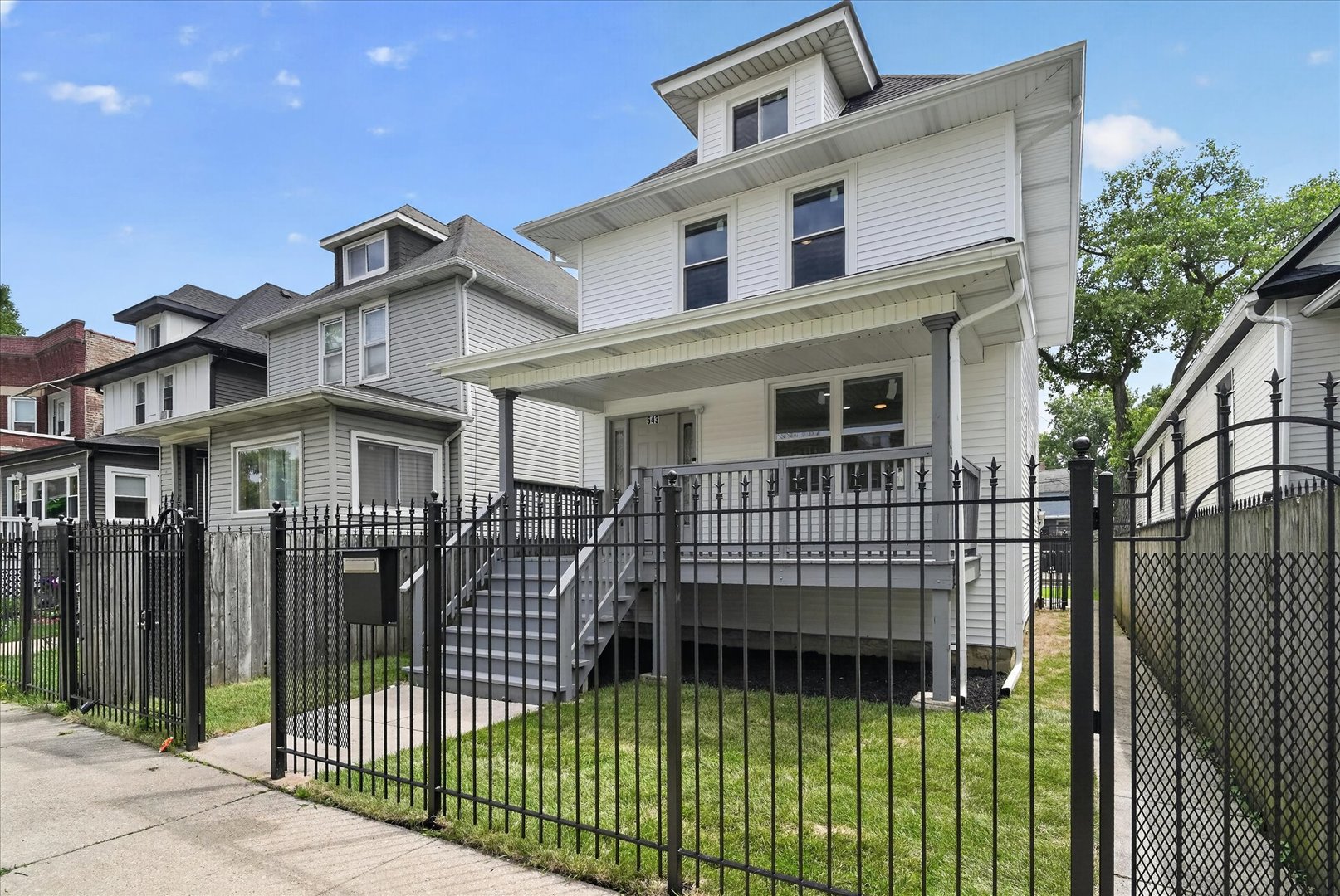 543 N Leclaire Avenue