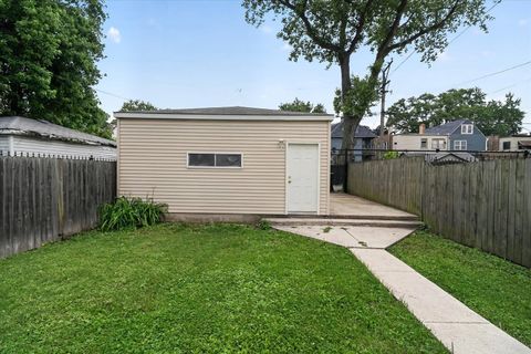 Tiny photo for 543 N Leclaire Avenue, Chicago, IL 60644 (MLS # 12694715)