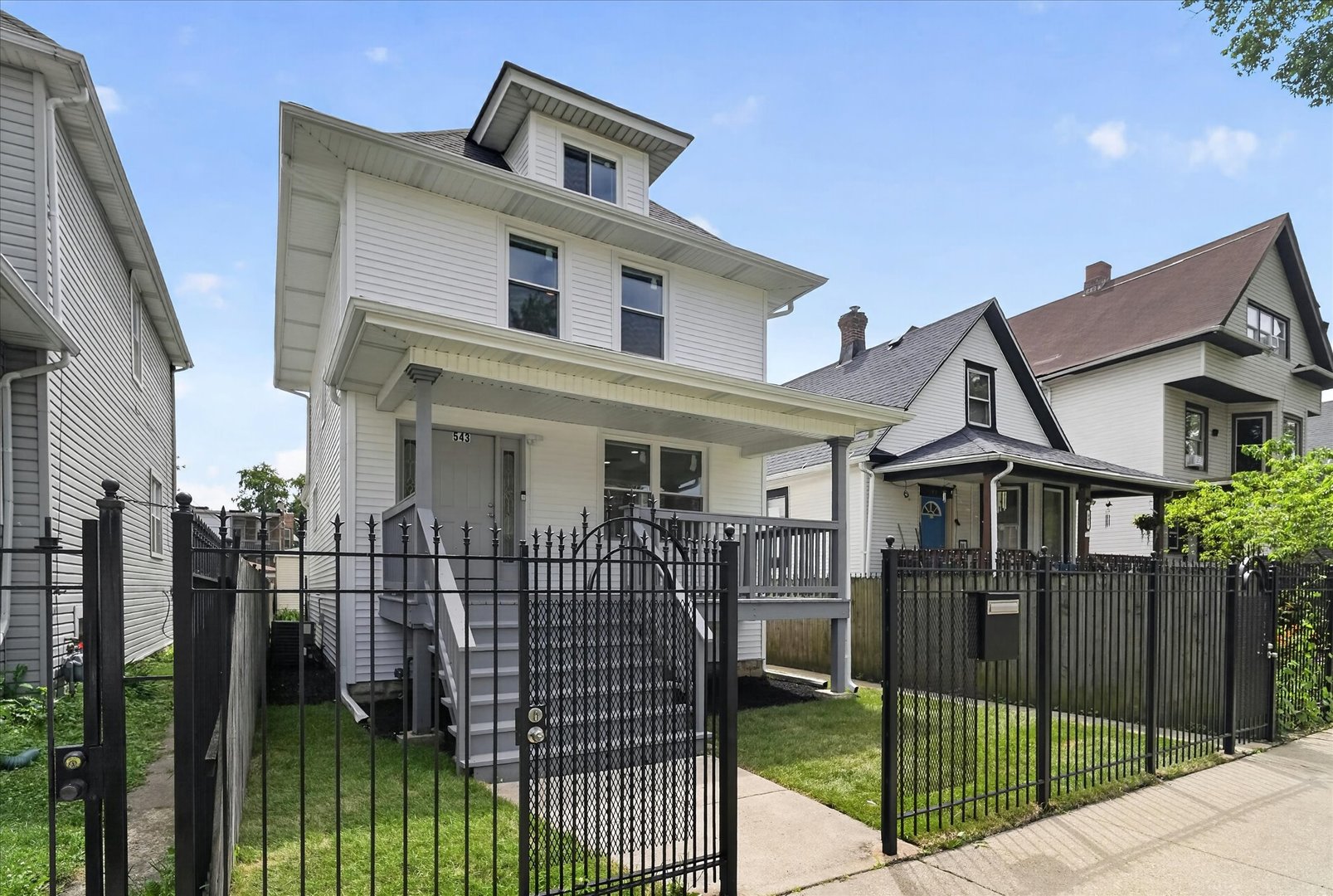 543 N Leclaire Avenue