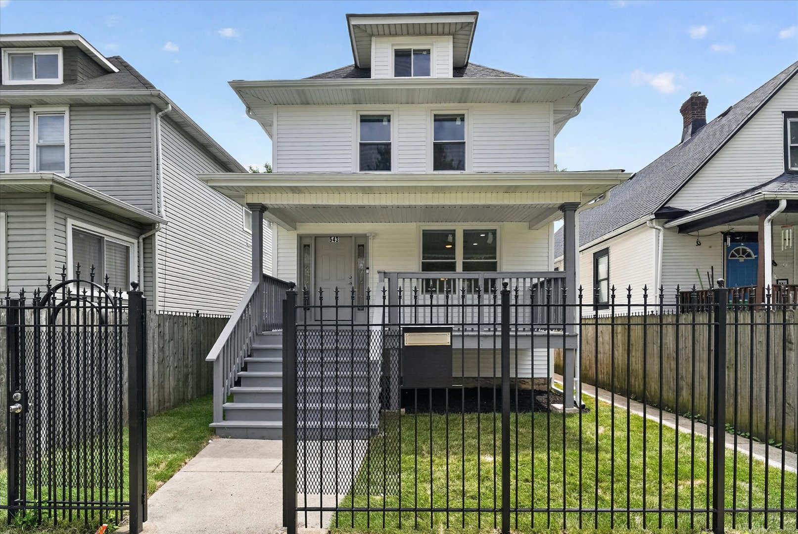 543 N Leclaire Avenue