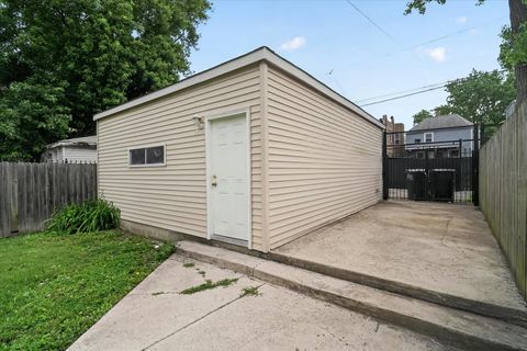 Tiny photo for 543 N Leclaire Avenue, Chicago, IL 60644 (MLS # 12694715)