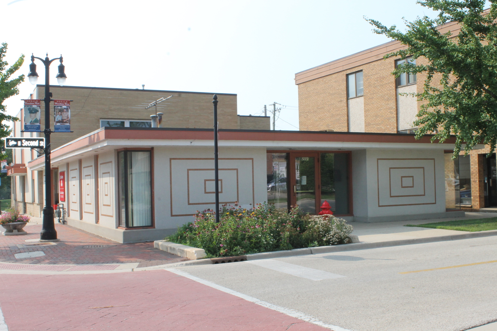 129 E Locust Street