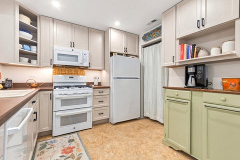 Tiny photo for 11231 Cottonwood Drive #B, Palos Hills, IL 60465 (MLS # 12785182)