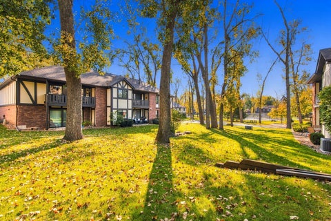 Tiny photo for 11231 Cottonwood Drive #B, Palos Hills, IL 60465 (MLS # 12785182)
