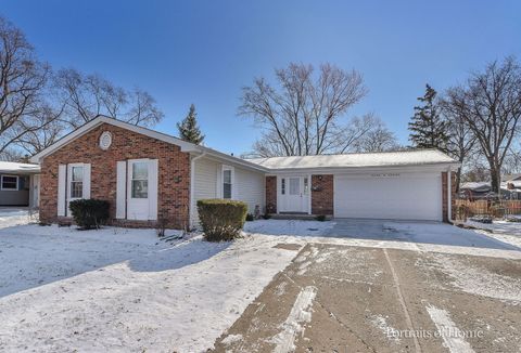 Photo of 907 Kimberly Way, Lisle, IL 60532 (MLS # 12549264)