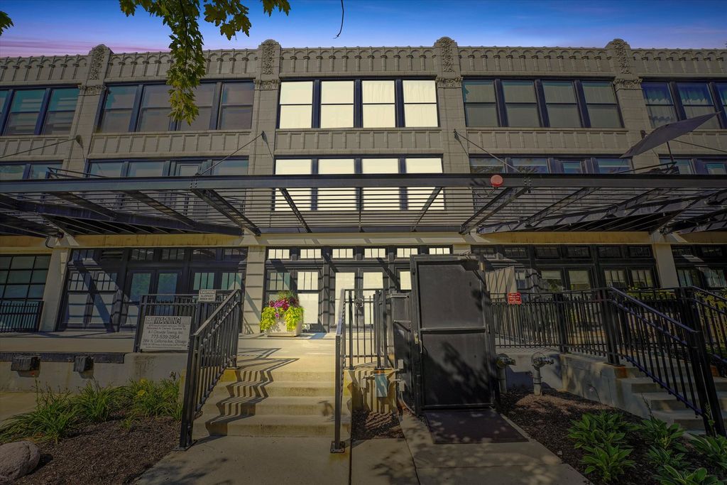 Photo for 1070 W 15th Street #251, Chicago, IL 60608 (MLS # 12508856)