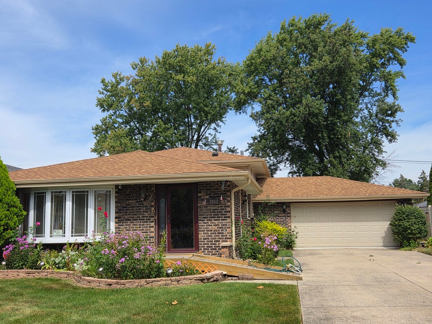 7842 W 101st Place
