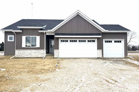 Photo of 4743 WILLOW Circle, Davenport, IA 52806 (MLS # QC4269464)