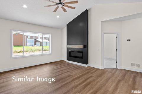 Tiny photo for 4743 WILLOW Circle, Davenport, IA 52806 (MLS # QC4269464)