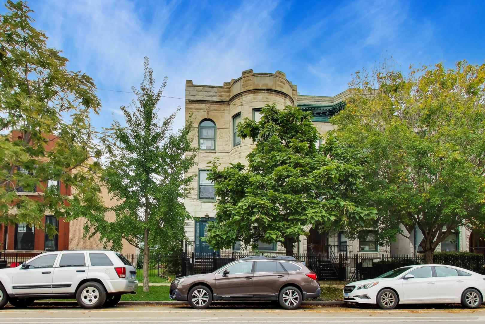2658 W Washington Boulevard 1