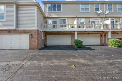 Tiny photo for 471 E Railroad Avenue, Bartlett, IL 60103 (MLS # 12687027)