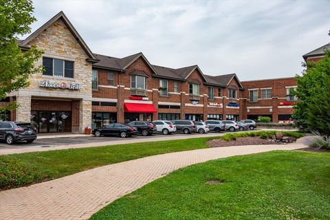 Tiny photo for 471 E Railroad Avenue, Bartlett, IL 60103 (MLS # 12687027)