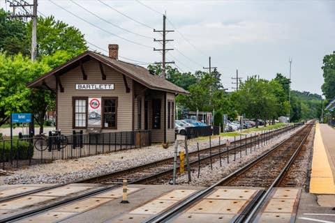 Tiny photo for 471 E Railroad Avenue, Bartlett, IL 60103 (MLS # 12687027)
