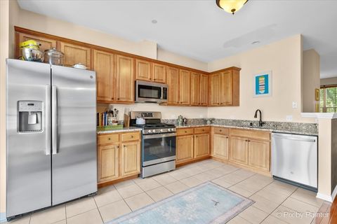 Tiny photo for 471 E Railroad Avenue, Bartlett, IL 60103 (MLS # 12687027)
