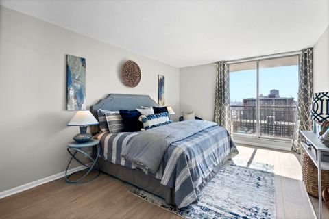 Tiny photo for 6007 N Sheridan Road #23G, Chicago, IL 60660 (MLS # 12566932)