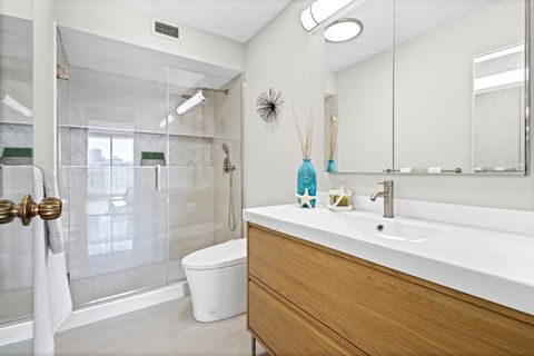 Tiny photo for 6007 N Sheridan Road #23G, Chicago, IL 60660 (MLS # 12566932)