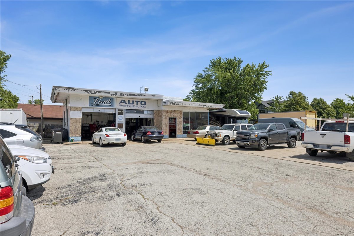 1030 W Touhy Avenue