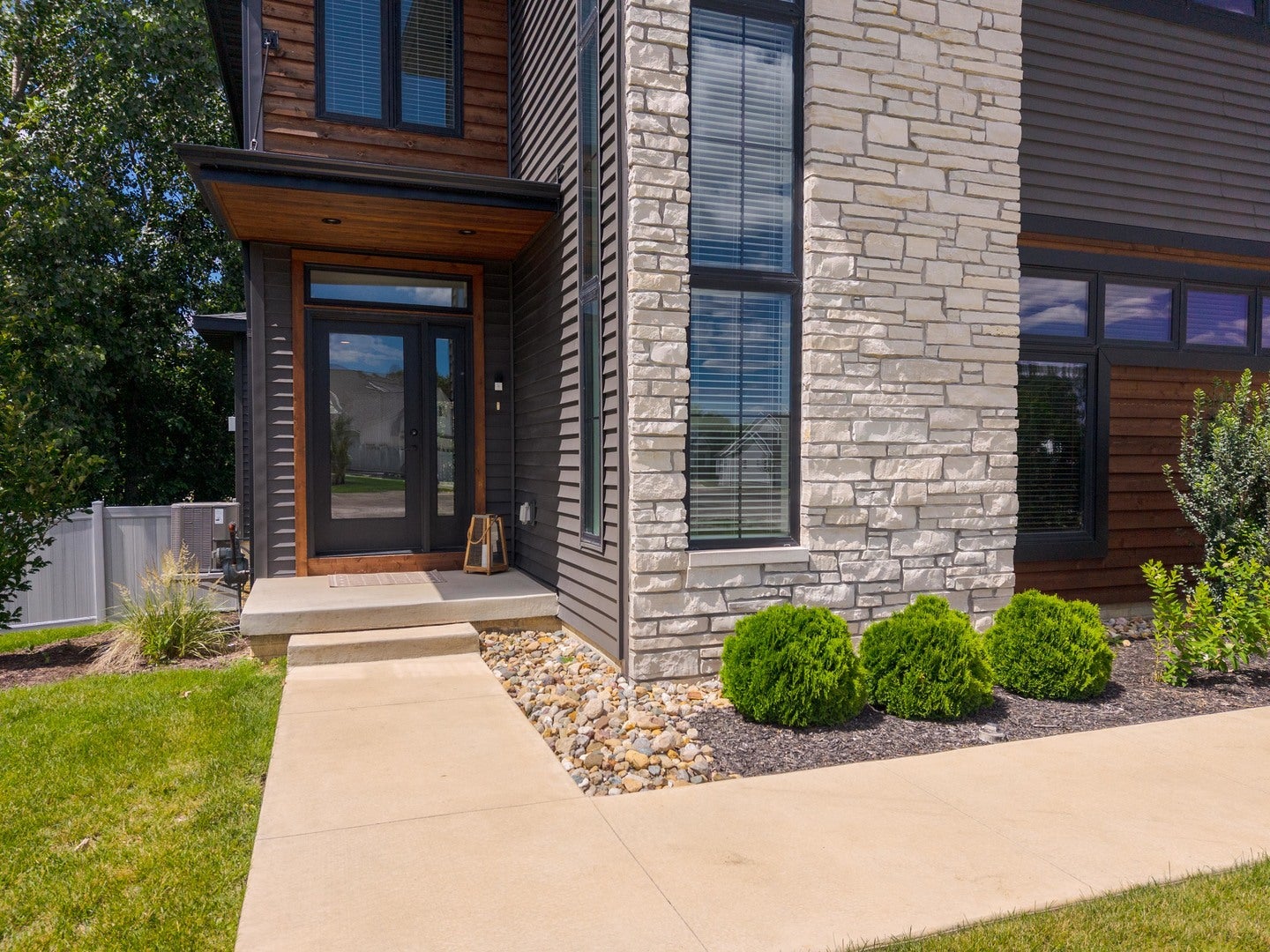102 Raef Road