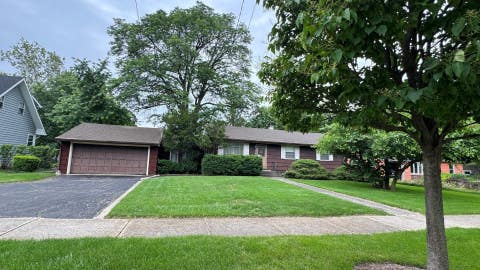 Photo of 814 E Illinois Street, Wheaton, IL 60187 (MLS # 12687109)