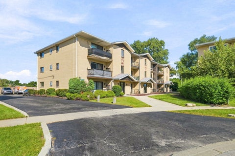 Photo of 5746 106th Street #1D, Chicago Ridge, IL 60415 (MLS # 12741867)