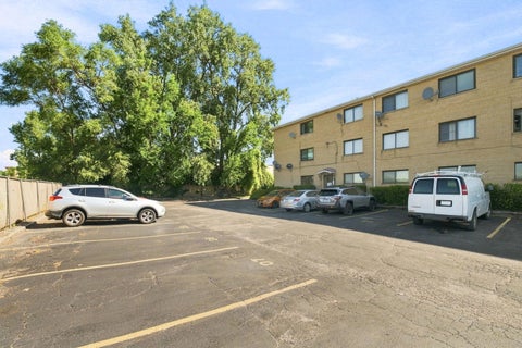 Tiny photo for 5746 106th Street #1D, Chicago Ridge, IL 60415 (MLS # 12741867)