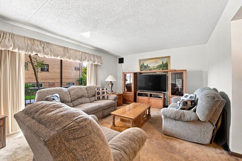 Tiny photo for 5746 106th Street #1D, Chicago Ridge, IL 60415 (MLS # 12741867)