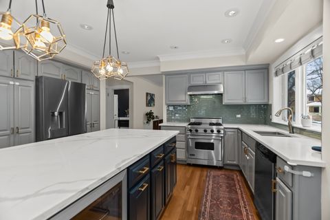 Tiny photo for 120 S Stone Avenue, La Grange, IL 60525 (MLS # 12555875)