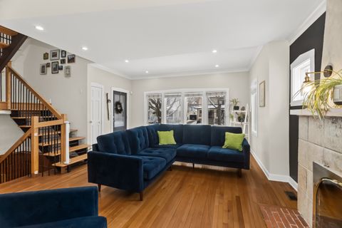 Tiny photo for 120 S Stone Avenue, La Grange, IL 60525 (MLS # 12555875)