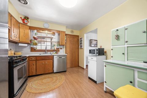 Tiny photo for 140 N Main Street, Lombard, IL 60148 (MLS # 12587590)