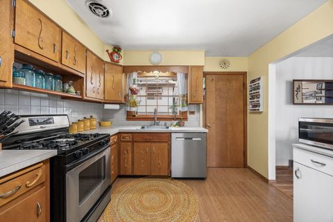 Tiny photo for 140 N Main Street, Lombard, IL 60148 (MLS # 12587590)