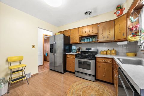 Tiny photo for 140 N Main Street, Lombard, IL 60148 (MLS # 12587590)