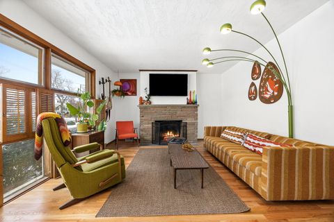 Tiny photo for 140 N Main Street, Lombard, IL 60148 (MLS # 12587590)