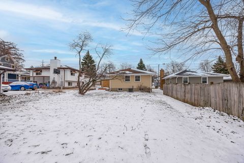 Tiny photo for 140 N Main Street, Lombard, IL 60148 (MLS # 12587590)