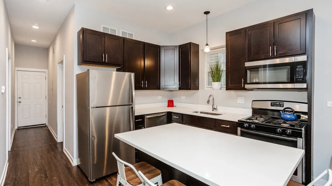 1922 N Rockwell Street 1