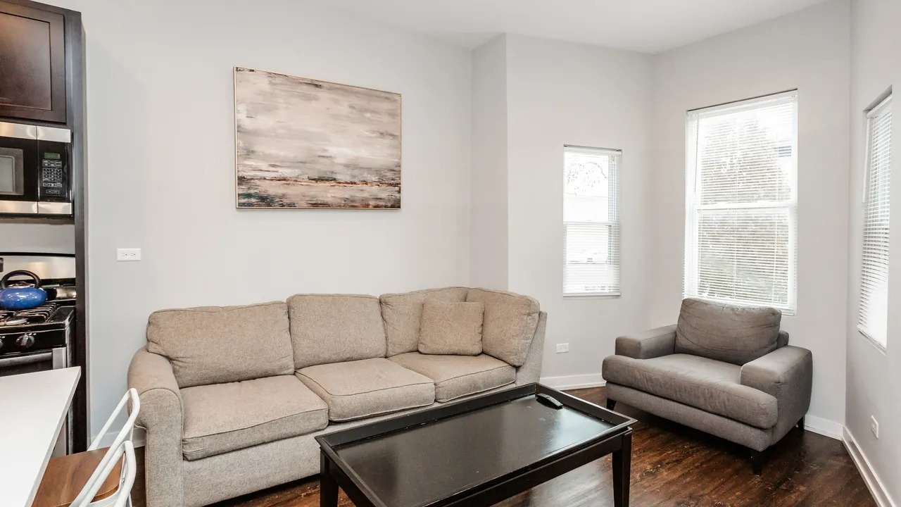 1922 N Rockwell Street 1