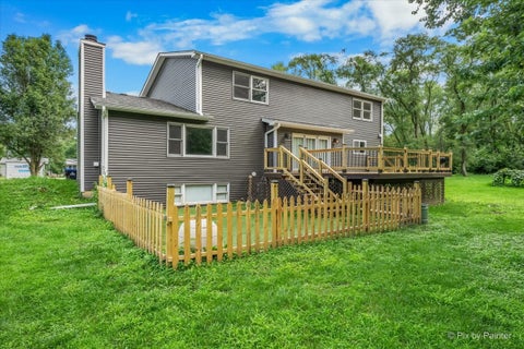 Tiny photo for 2711 Old Oak Drive, McHenry, IL 60050 (MLS # 12718677)