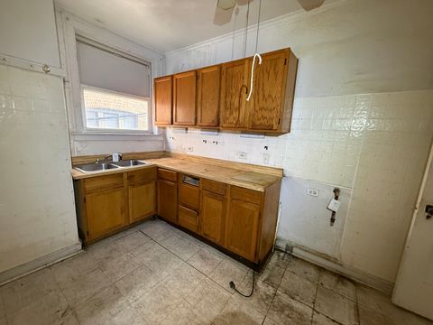 Tiny photo for 7015 S Paxton Avenue #101, Chicago, IL 60649 (MLS # 12717118)
