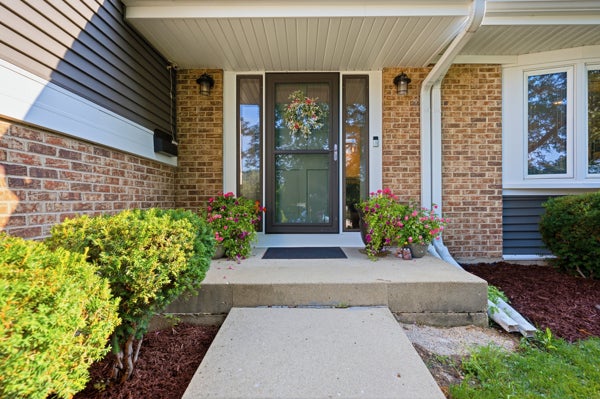 1519 W Raleigh Court