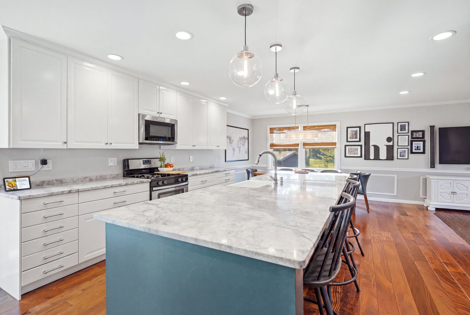 1519 W Raleigh Court