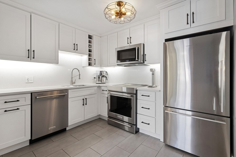 1450 N Astor Street 5C